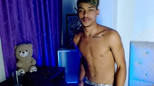 Angel_foxc13's Live XXX Chat