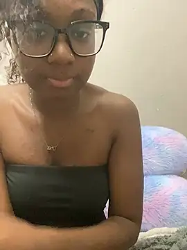 HennessyBaby21 live XXX chat