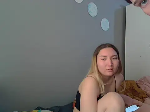Vinoriaki's Live XXX Chat