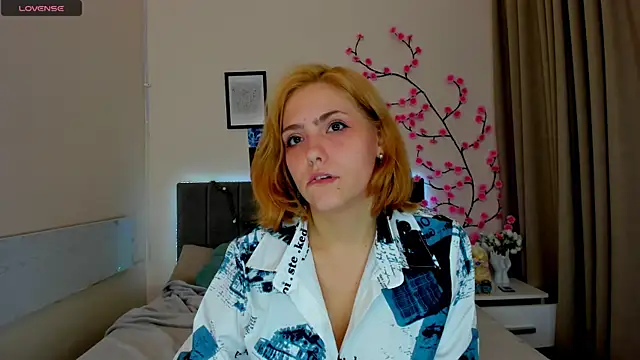 DellaRows Chat XXX in diretta