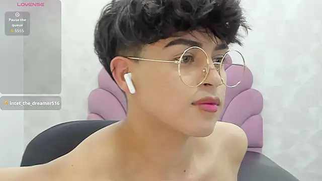 alan_twink12 élő XXX-chatje