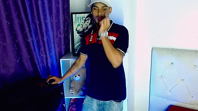 Angel_foxc13 লাইভ XXX চ্যাট