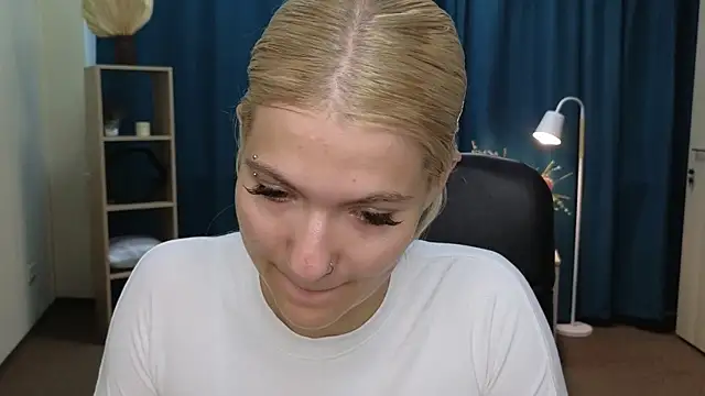CammyYoula's Live XXX Chat