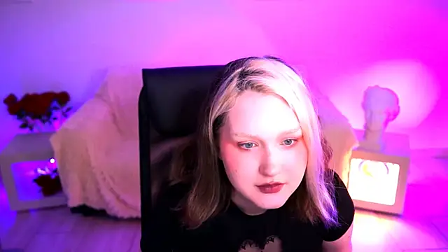 ViolettWoods' Live XXX Chat
