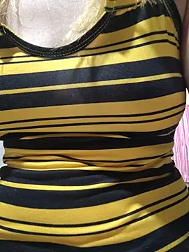 CockBiter83's Live XXX Chat