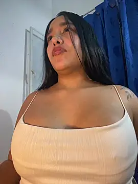 mis-violetha Adlı Modelin Canlı XXX Sohbeti