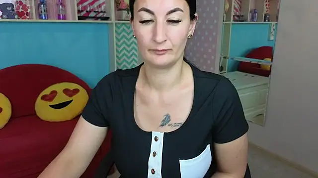 BrianaJoy Adlı Modelin Canlı XXX Sohbeti