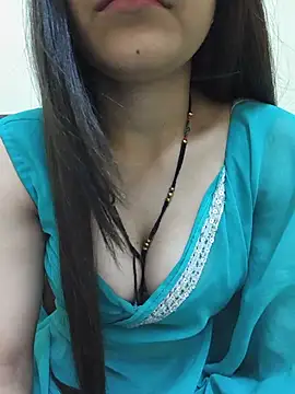 צ'אט XXX בשידור חי של Hot_rashika_
