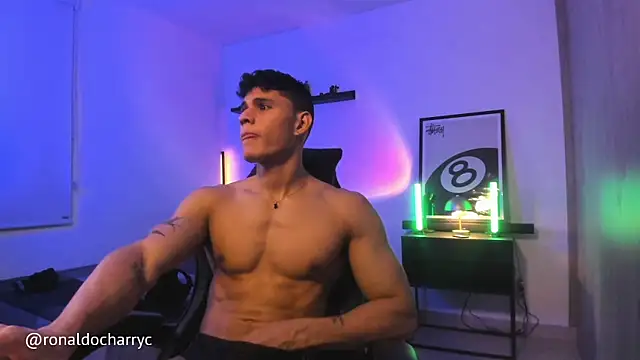 Massimo_Rinaldi Live XXX-chat