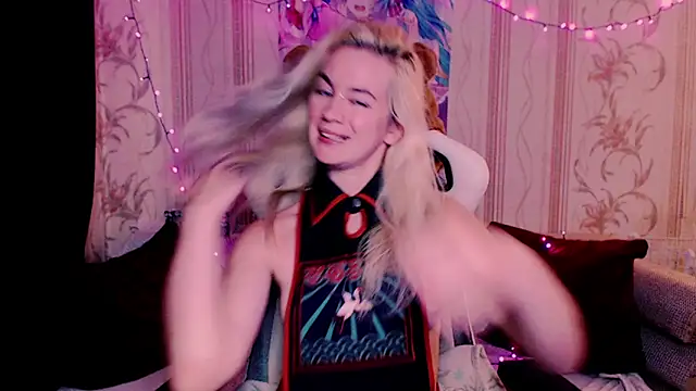 xxxcharismaaa 现场XXX聊天