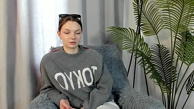 EmilieFerullo – Naživo XXX chat