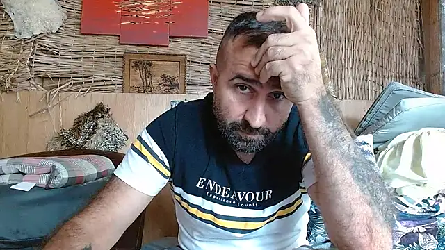 צ'אט XXX בשידור חי של ivat80