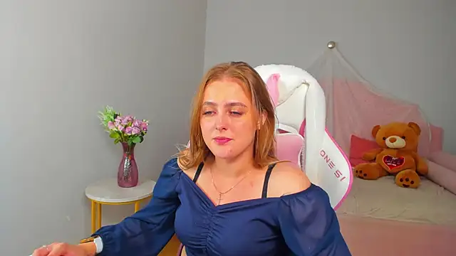 EllaBells' Live XXX Chat