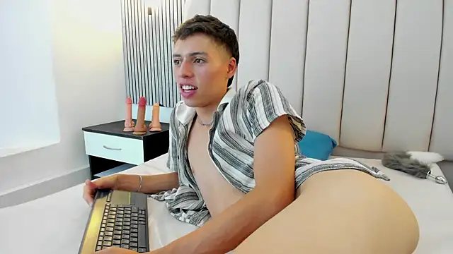 Czat XXX na żywo – KENNY_HANK