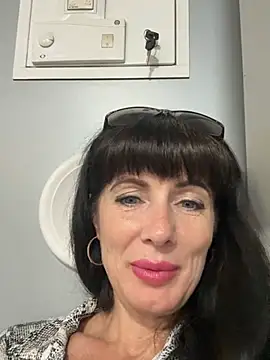 LadyLuxLover লাইভ XXX চ্যাট