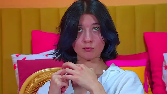 AnneAvelin Adlı Modelin Canlı XXX Sohbeti