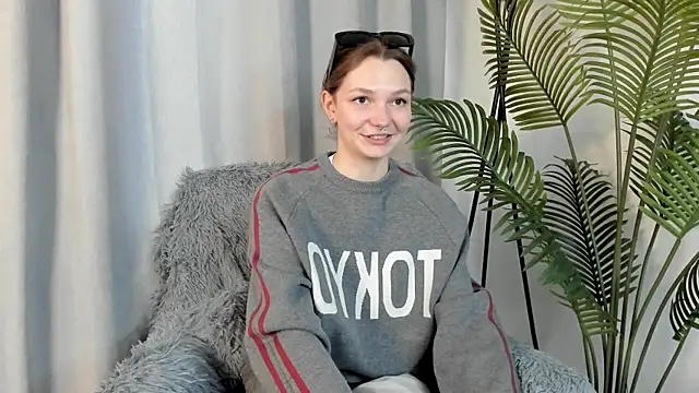 EmilieFerullon Live XXX chat