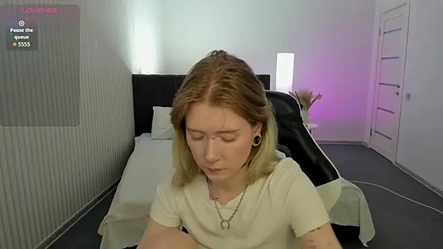 Elira_Vane Adlı Modelin Canlı XXX Sohbeti