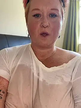 BustyRedxx 라이브 XXX 채팅