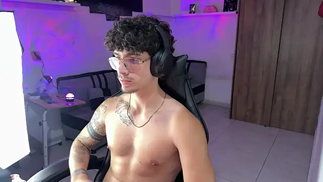 Živý XXX chat Kisan_Smith
