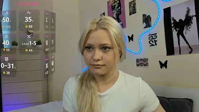 MidnightPoise's Live XXX Chat