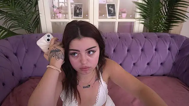 SinfulKittenn's Live XXX Chat