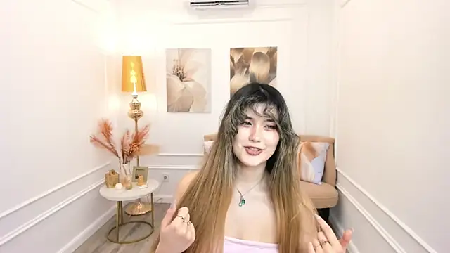 AnneTLi Adlı Modelin Canlı XXX Sohbeti