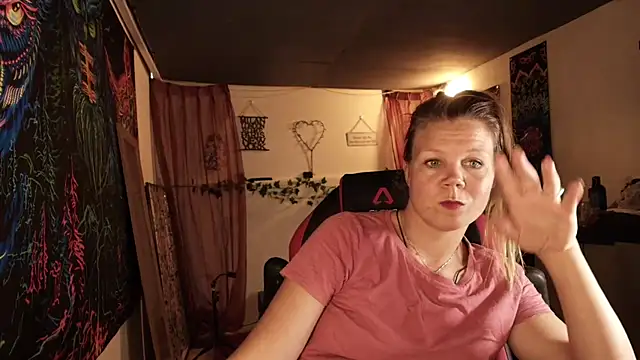 Chatroom XXX en direct de CallMeMaria