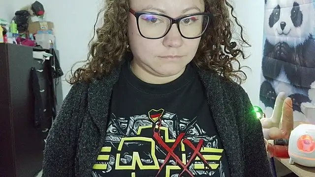 Chat XXX en directo de curly_greeneyed