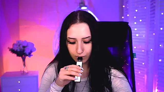 Chat XXX en directo de MonicaLowes