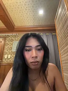 hugecock_tamira 在線直播表演