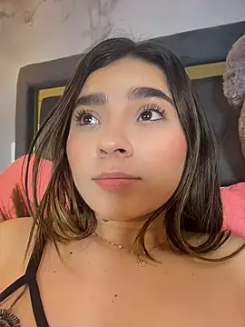 Chat +18 de Mia_Rodriguezz_ ao vivo