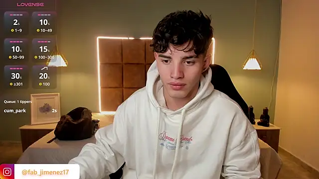 AlejooTwink Adlı Modelin Canlı XXX Sohbeti
