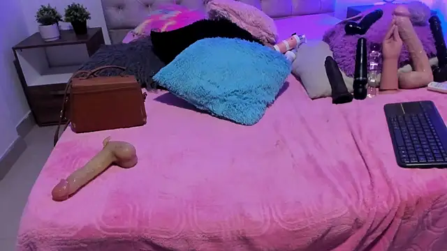 دردشة naomy_68 الجنسية المباشرة