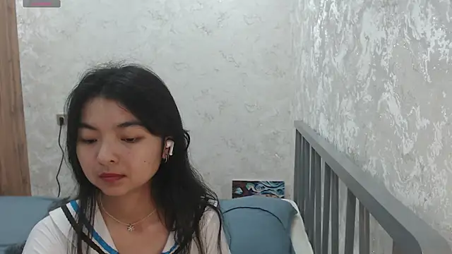 Shy_Kira Adlı Modelin Canlı XXX Sohbeti