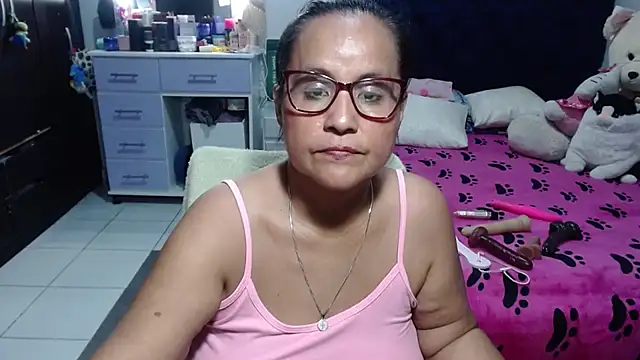دردشة pervert_mommy_ الجنسية المباشرة