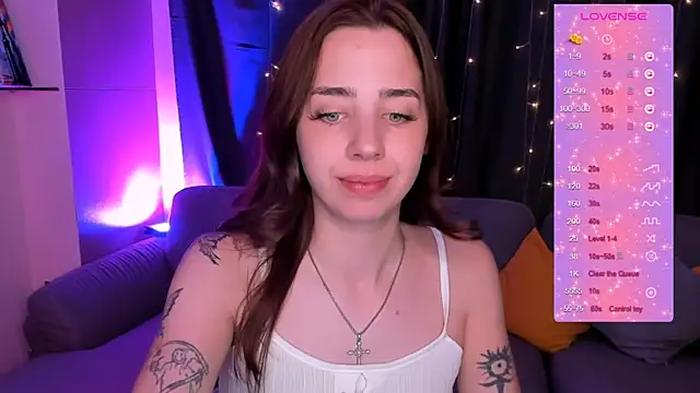 צ'אט XXX בשידור חי של CharliGrace_