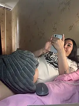 Naughtbaby_2025 Live XXX-Chat