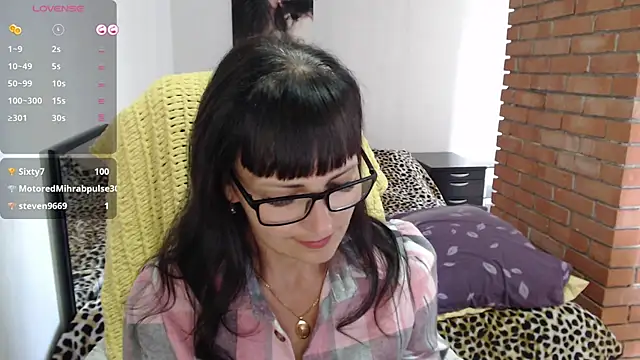 Chat XXX en directo de Eila_Morigan