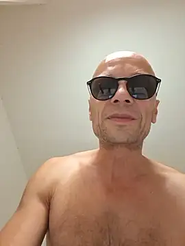 wedge75 Live XXX Chat
