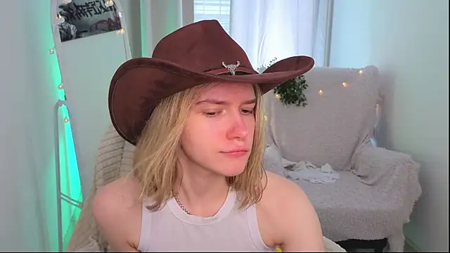 MilanaRayy élő XXX-chatje