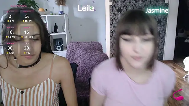 Chat +18 de JasmineAdamss ao vivo