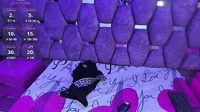 burbuja_pink_'s Live XXX Chat