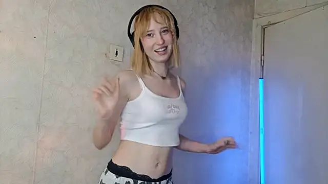 Chatroom XXX en direct de CuteLittleAngel