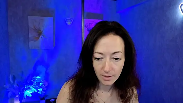 kimberlyray777 Adlı Modelin Canlı XXX Sohbeti