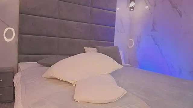 Chloee_White Adlı Modelin Canlı XXX Sohbeti