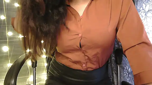 Sembang XXX Secara Langsung Naughty-Riya