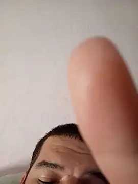 bob715 Live XXX-Chat