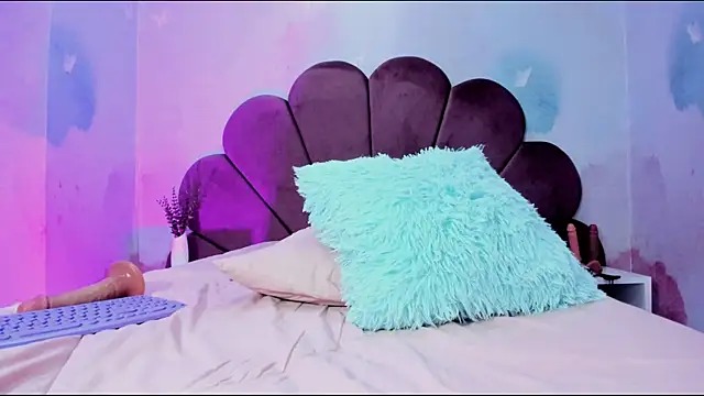 צ'אט XXX בשידור חי של Kendall_curves