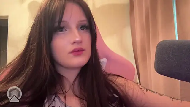 Chat XXX en directo de YunaVelour